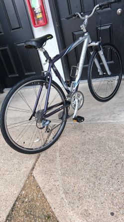 Trek 7500 Multitrak Hybrid Bike 