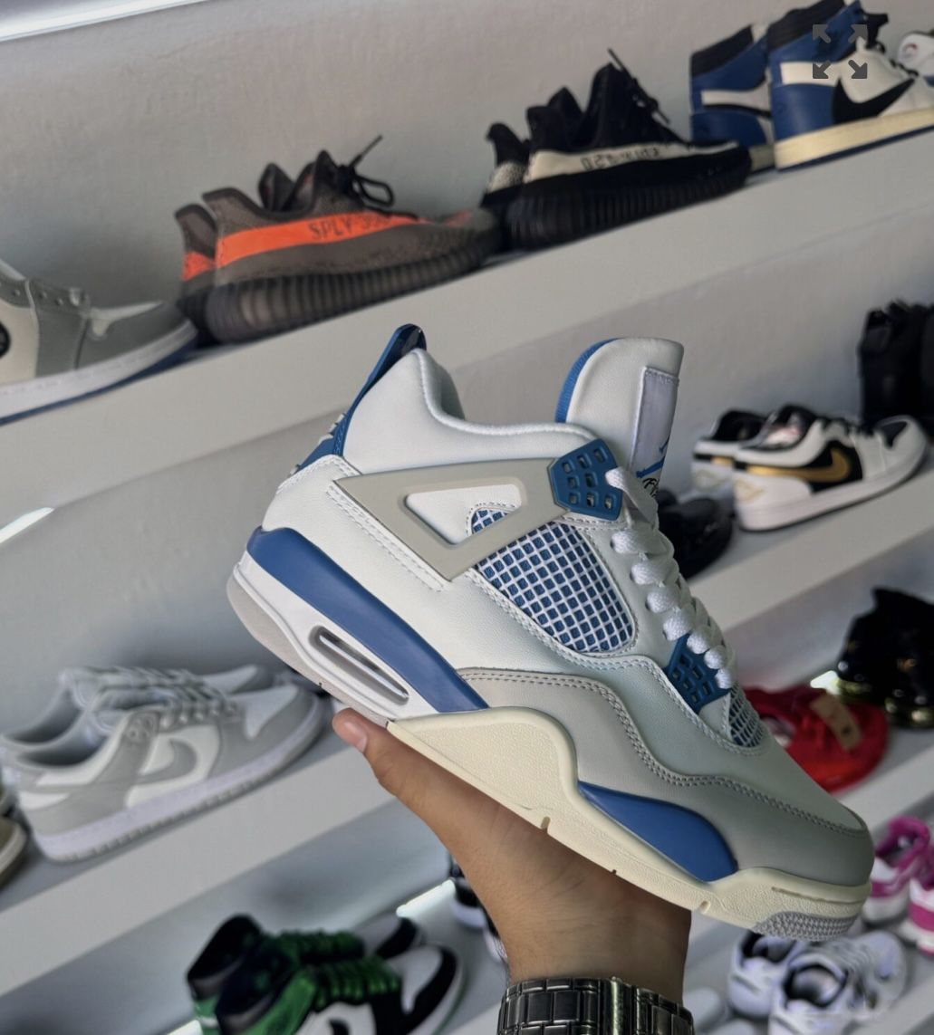 Air Jordan 4 Military Blue