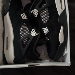 Jordan 4 White Thunder