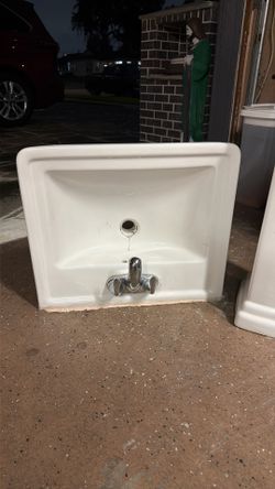 Pedestal Sink