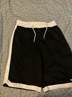 Black and White Nike DNA shorts (New)