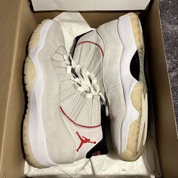 Jordan 11 “Platinum Tint” Size 9’5 Used