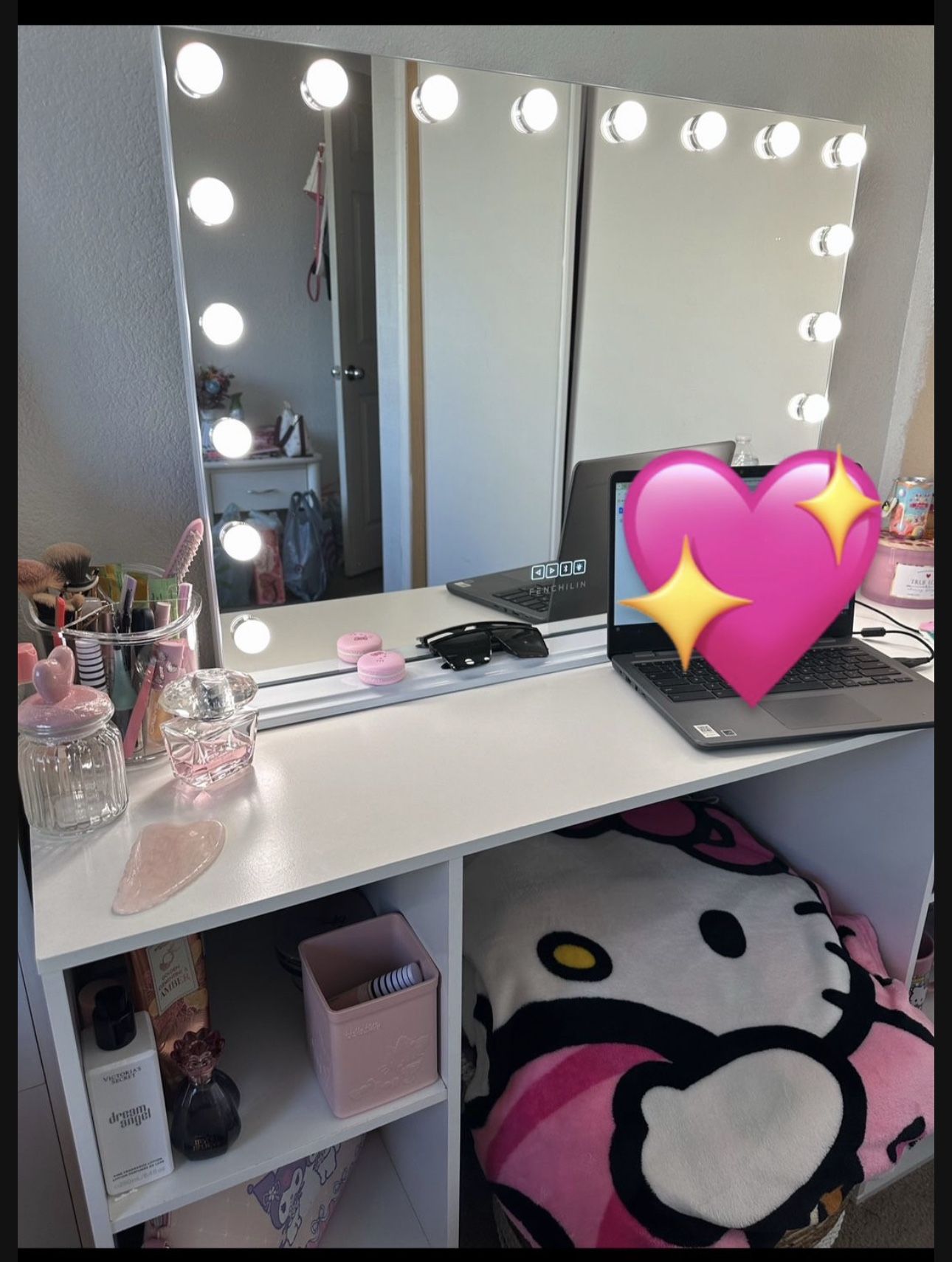 Large Hollywood Vanity Mirror and Desk. 