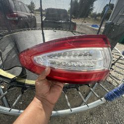 2013-2016 Ford Fusion Passenger Right RH Side Tail Light Taillight OEM