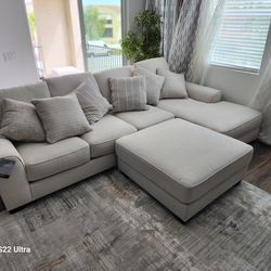 Like new couch and pillows