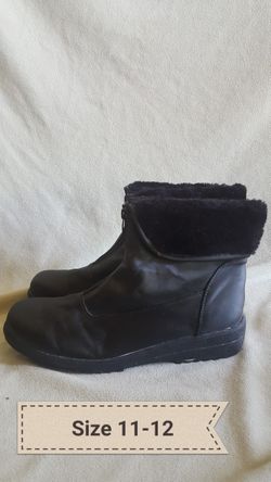 Ladies size 11  boots