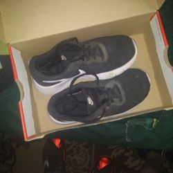 Nike Shoes Size 3youth 