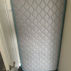 Twin mattress 