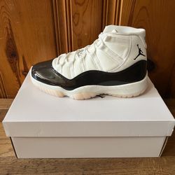 JORDAN RETRO 11