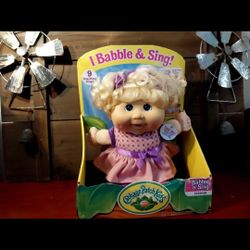 NEW in The Box-I Babble &Sing-Cabbage Patch Doll