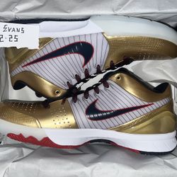 Kobe 4 “Gold Medal” Sizes 10.5, 13