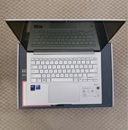 ASUS ZENBOOK 14 ux3405C