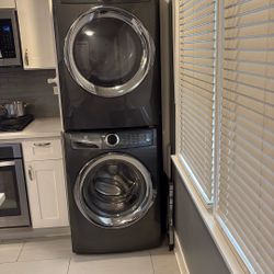 Electrolux Front Load, Washer, Dryer Set, Gas