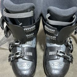 Nordica women's ski boots