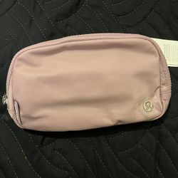 lululemon everywhere belt bag 