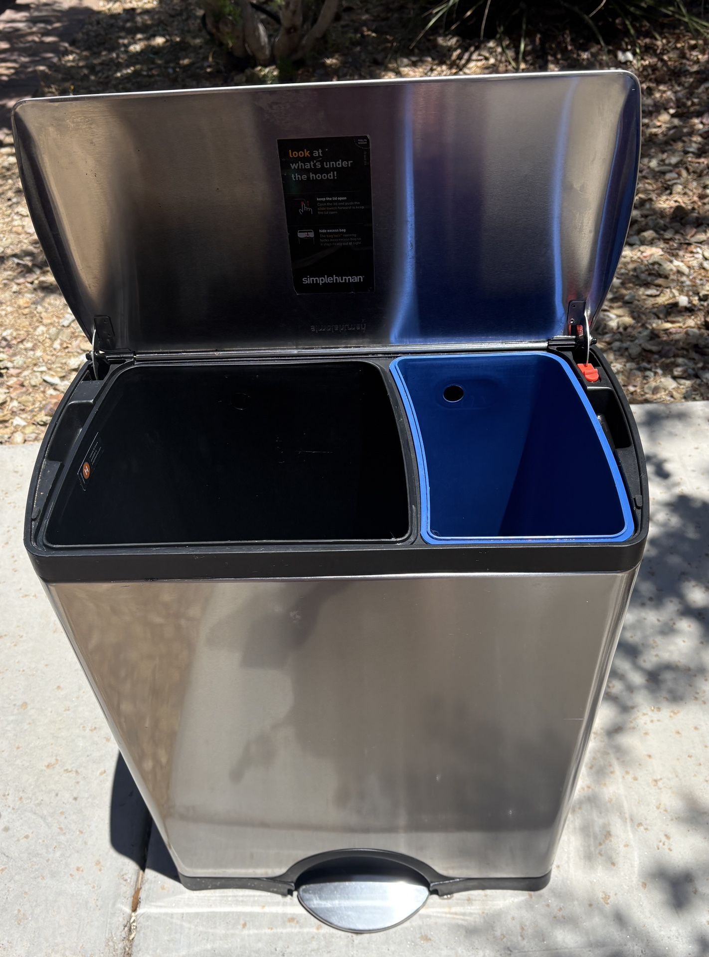 Simple Human Duo Trash Bin