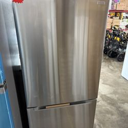 Vissani 18.7 cu. ft. Bottom Freezer Refrigerator in Stainless Steel