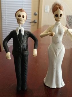 Dia de los muertos ceramic figures