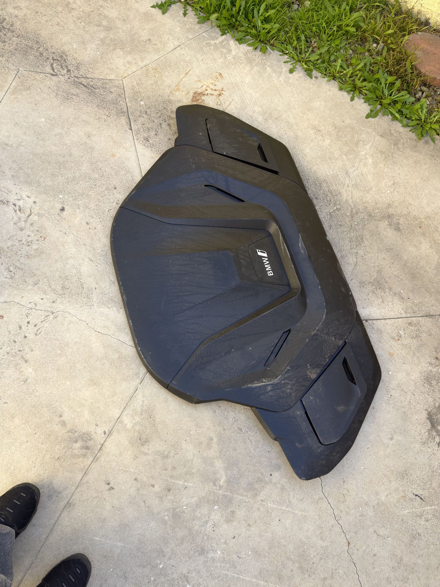 BMW 2024 i4 engine cover