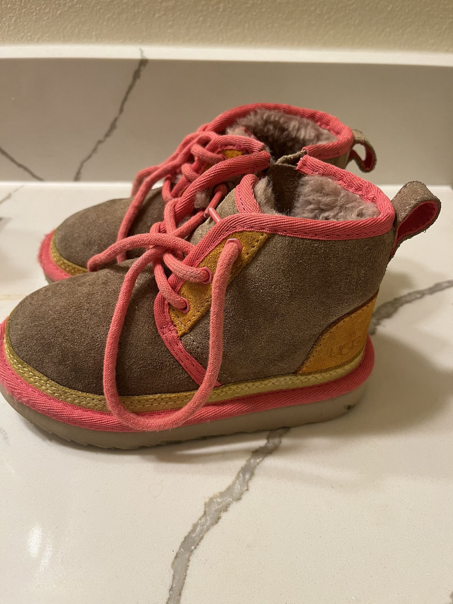 UGG Kid boots Toddle Size 9