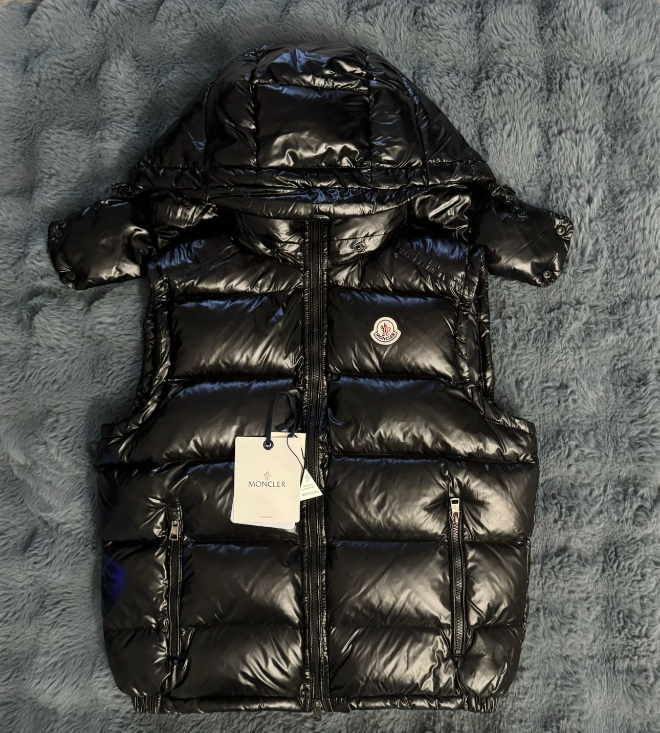 Moncler Vest Size 2 And 3 100$ A Pair 