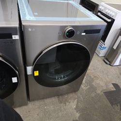 LG
7.4 cu. ft. Vented Stackable SMART Electric Dryer in Graphite Steel with TurboSteam and AI Sensor Dry Technology