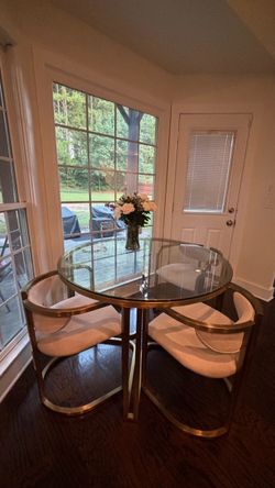 Dining Set w/ 3 chairs