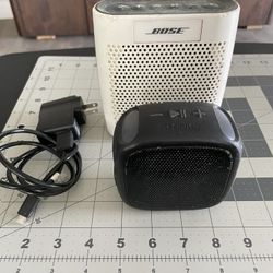 Lot of 2 Bluetooth Speakers Bose Soundlink Color & BlackWeb Keychain Speaker (Working)
