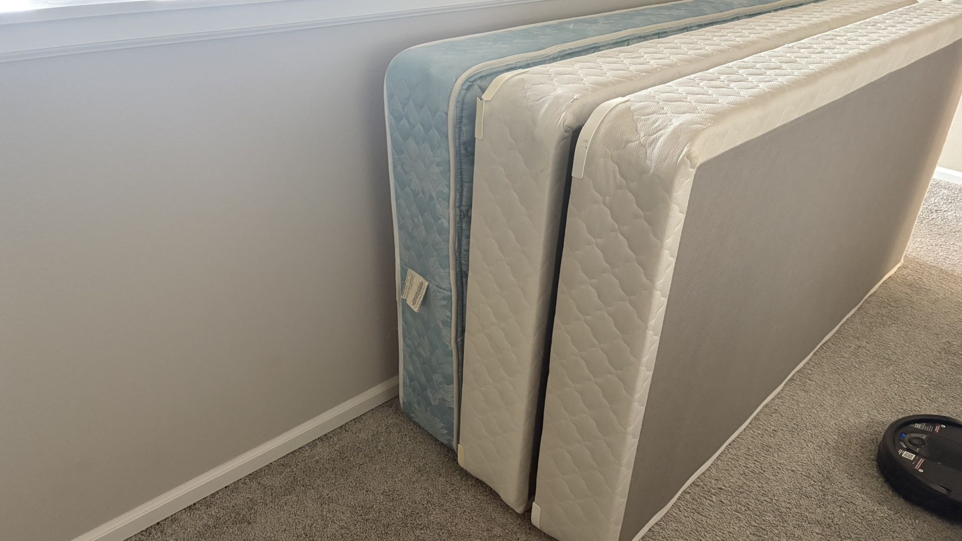 California King Box Spring & Twin mattress