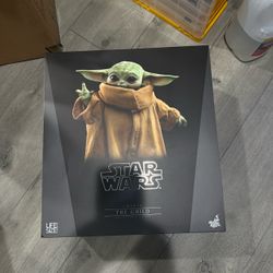 Hot Toys “The Child” LMS013  The Mandalorian, Grogu