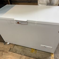 Chest Freezer  16 Cu-Ft