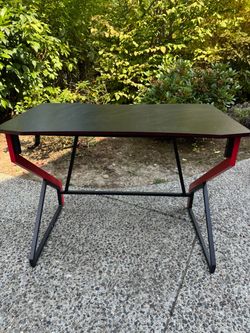 Gaming table