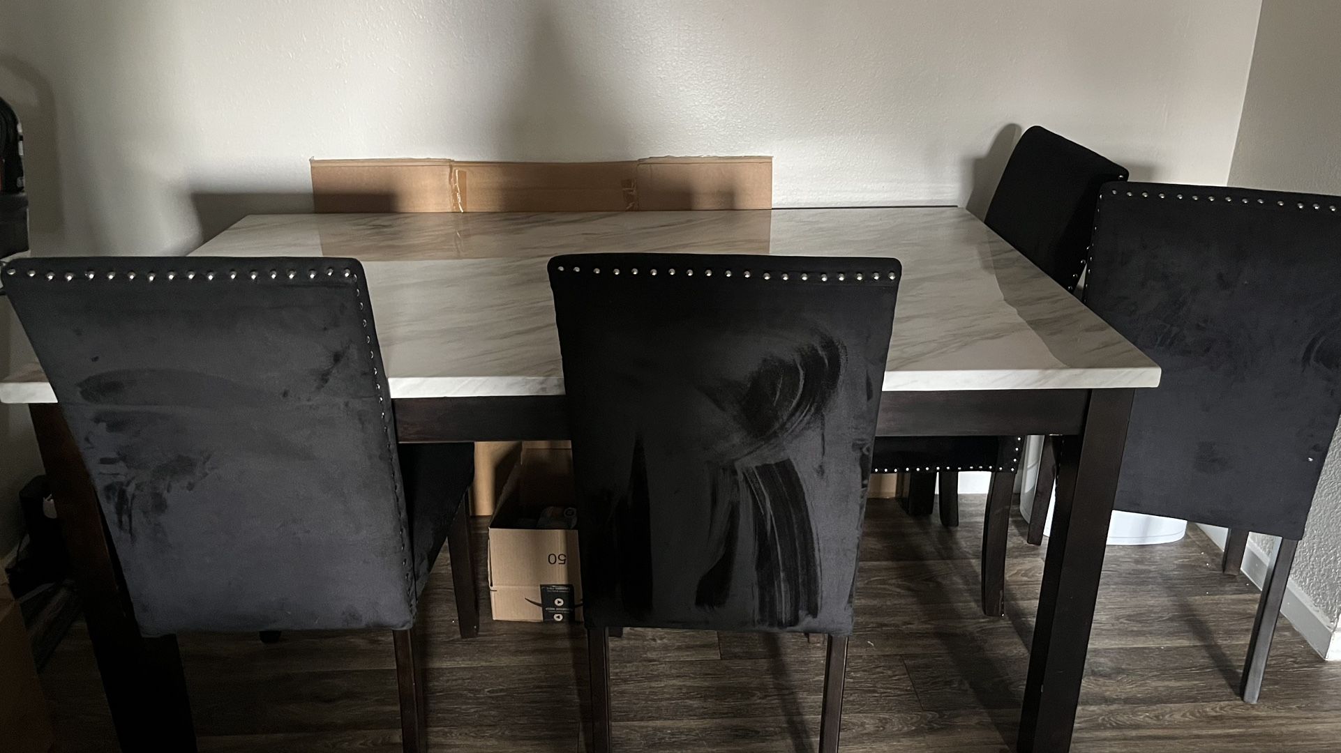 Dining Table With 4 Chairs 