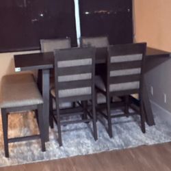 Dining Room Table and 4 Chairs With Bench 