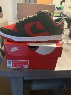 Nike Dunk Low Mystic Red Cargo Khaki. Size 7m