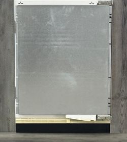 SUB-ZERO Refrigerator Mini Fridge DEU2450RR 02358 .