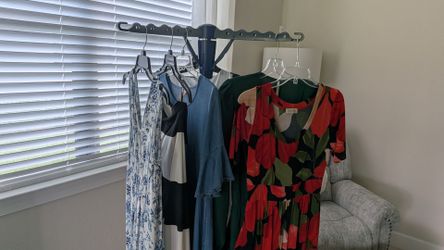 Ladies dresses sizes like new or brand new $25 and up from boutique