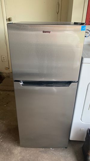 Photo Brand new mini fridge