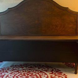 Beautiful Storage Bench!