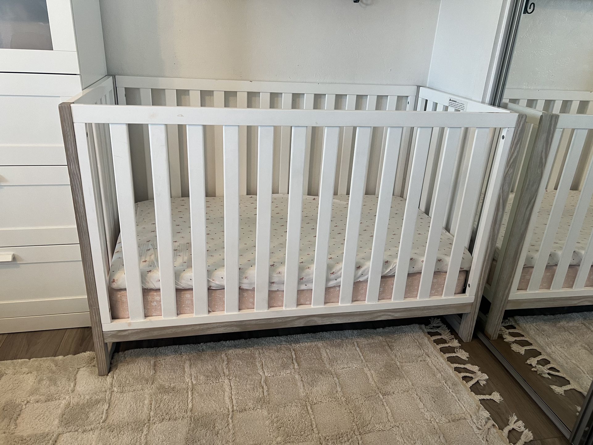Baby Crib White / Grey Wood Trim 