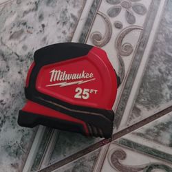 Milwaukee Metro 25 F