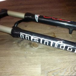 Manitou 29 Marvel Comp 120 1.5T QR9 Disc Fork, Black 