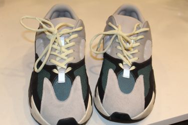 Yeezy Wave Runners Size 13