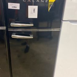 Galanz GLR76TBKER refrigerator