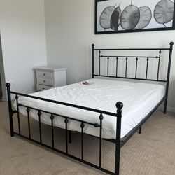 Queen Metal Frame 