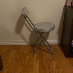Small Chair 