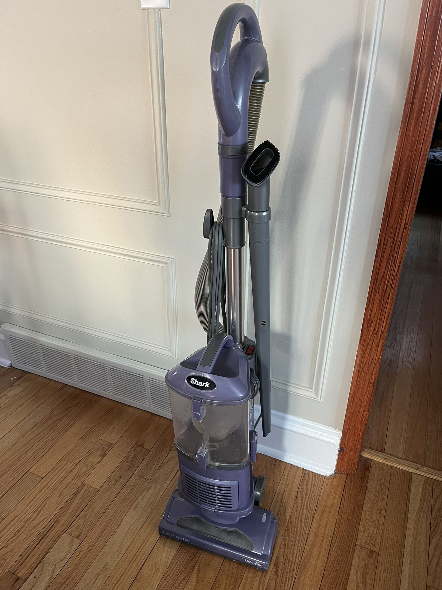 Shark Navigator Vacuum Cleaner With All The Attachments 