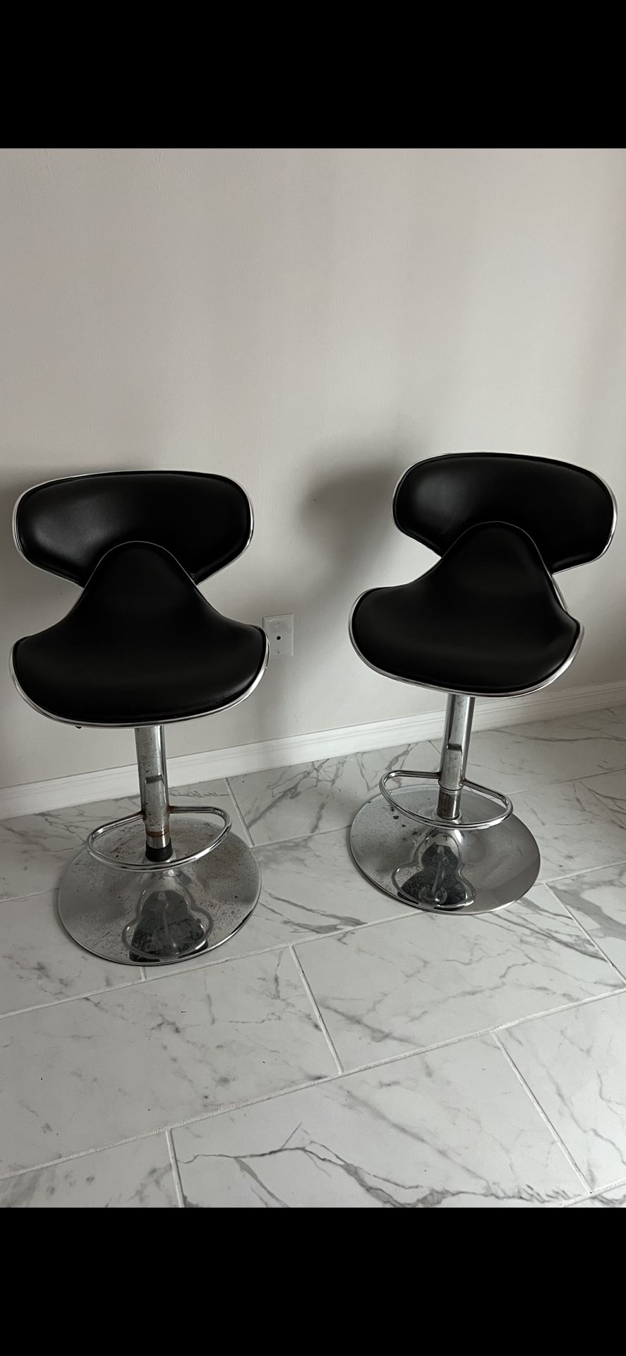 Bar Stools Set