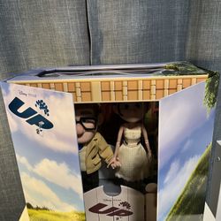 Limited Edition  Disney’s Ellie & Carl Doll Set And Lamp