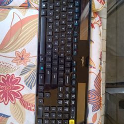 Logitech k750 Wireless Solar Keyboard
